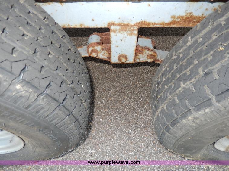 image for item I4471 1989 Four Winns 245 Vista boat