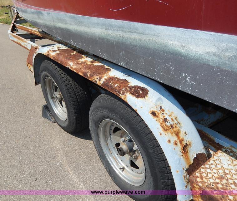 image for item I4471 1989 Four Winns 245 Vista boat