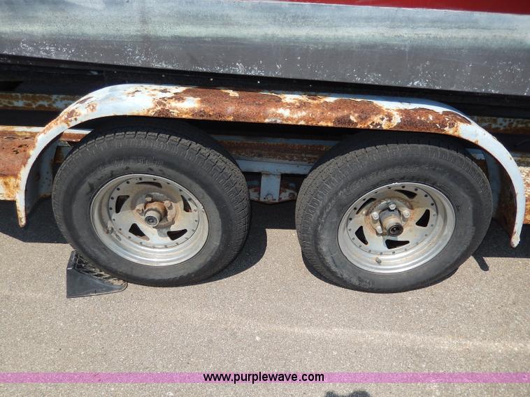 image for item I4471 1989 Four Winns 245 Vista boat