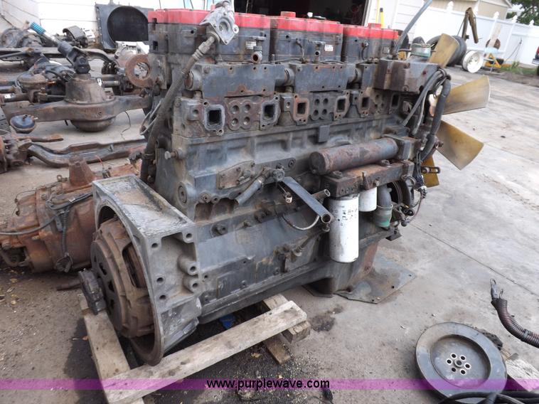 image for item I7710 Cummins N14 six cylinder diesel engine