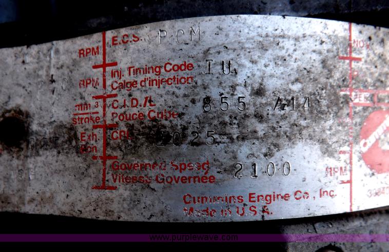 image for item I7710 Cummins N14 six cylinder diesel engine