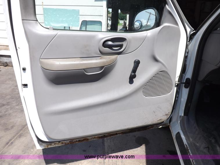 image for item I7714 1999 Ford F250 SuperCab pickup truck