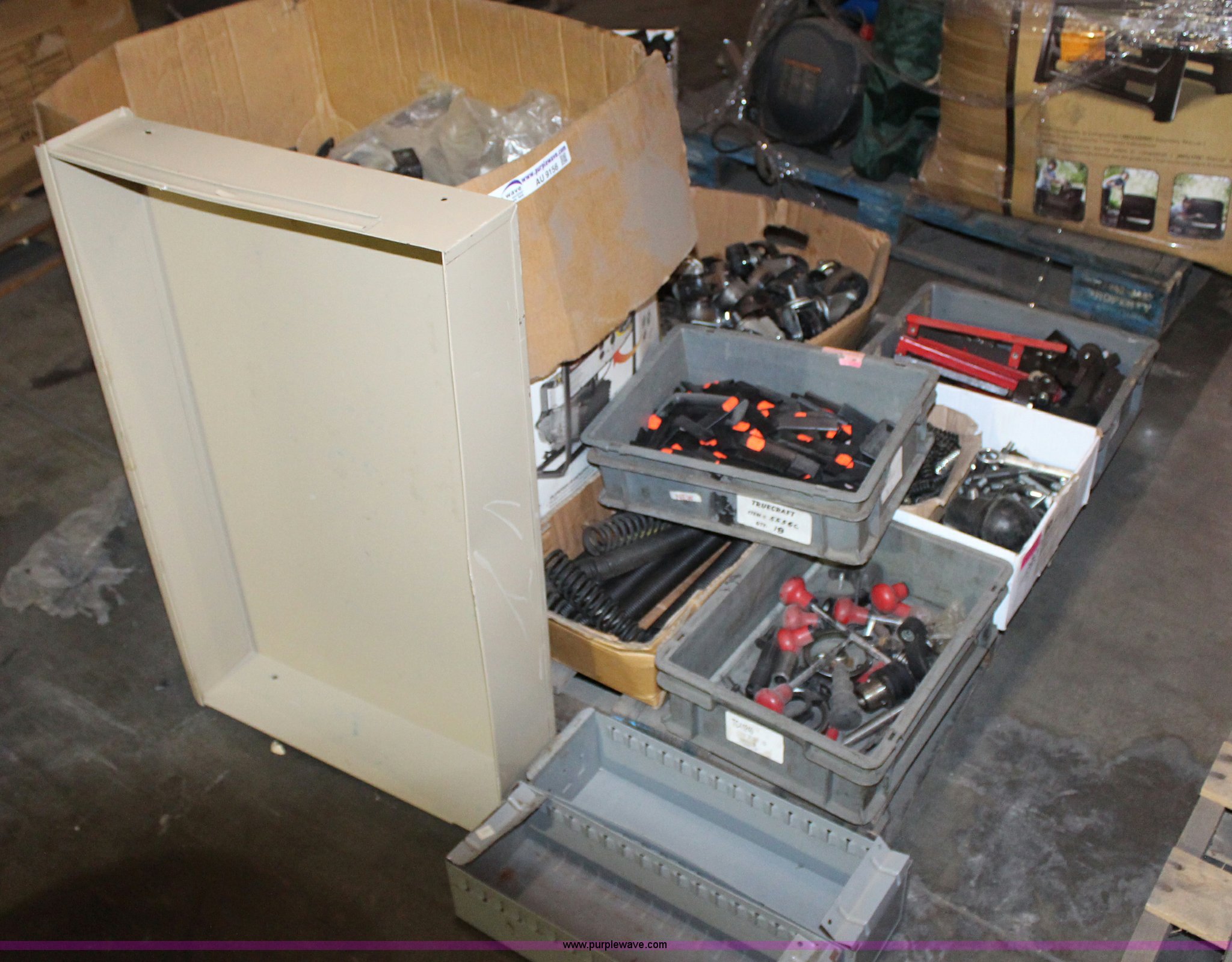 Assorted parts in Spring Hill, KS Item AU9156 sold Purple Wave