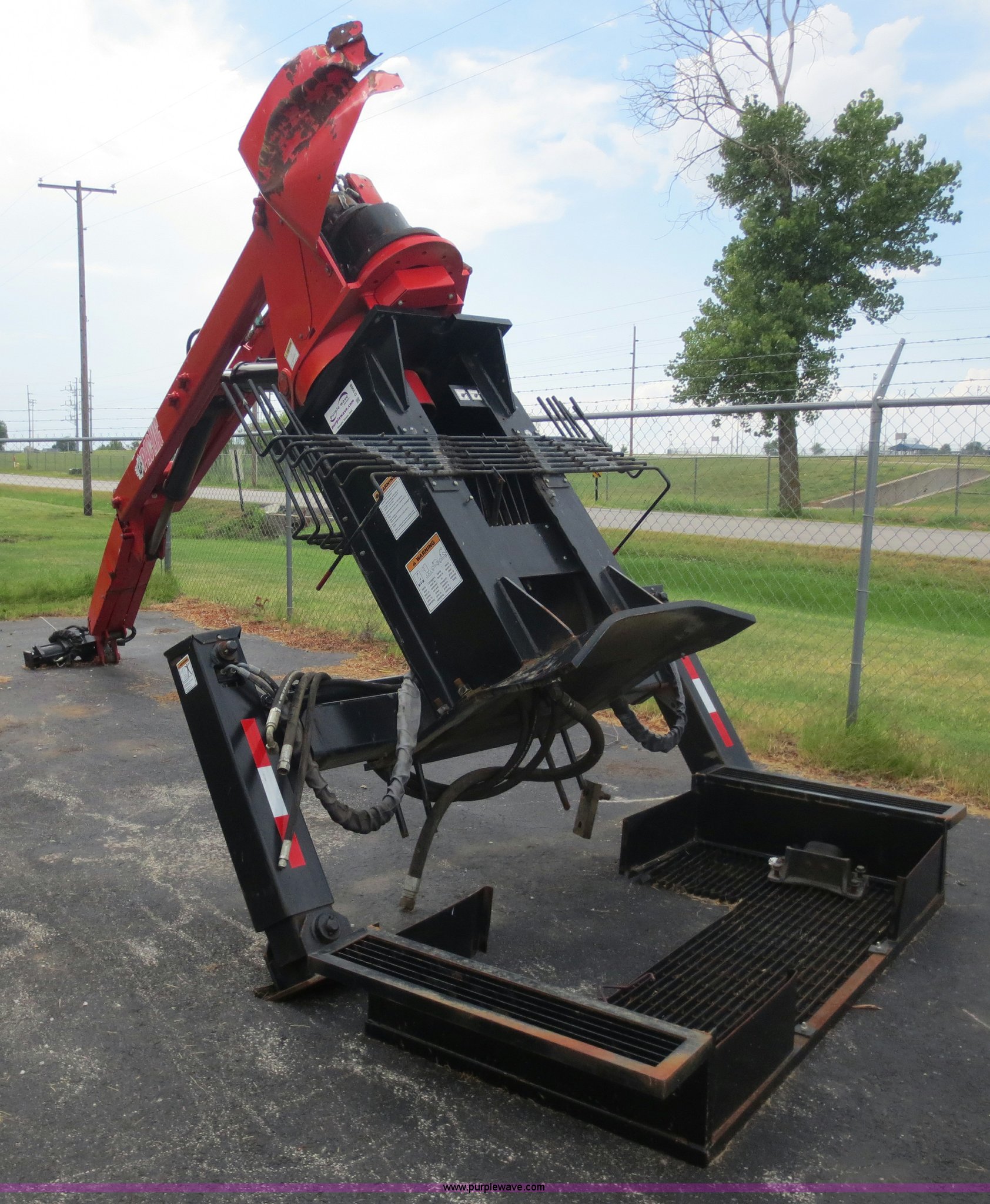 Pac Mac Knuckle Boom Lift In Carthage Mo Item D5968 Sold Purple Wave