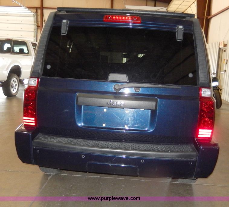 image for item H3008 2006 Jeep Commander SUV<br />Non-repairable title, parts only