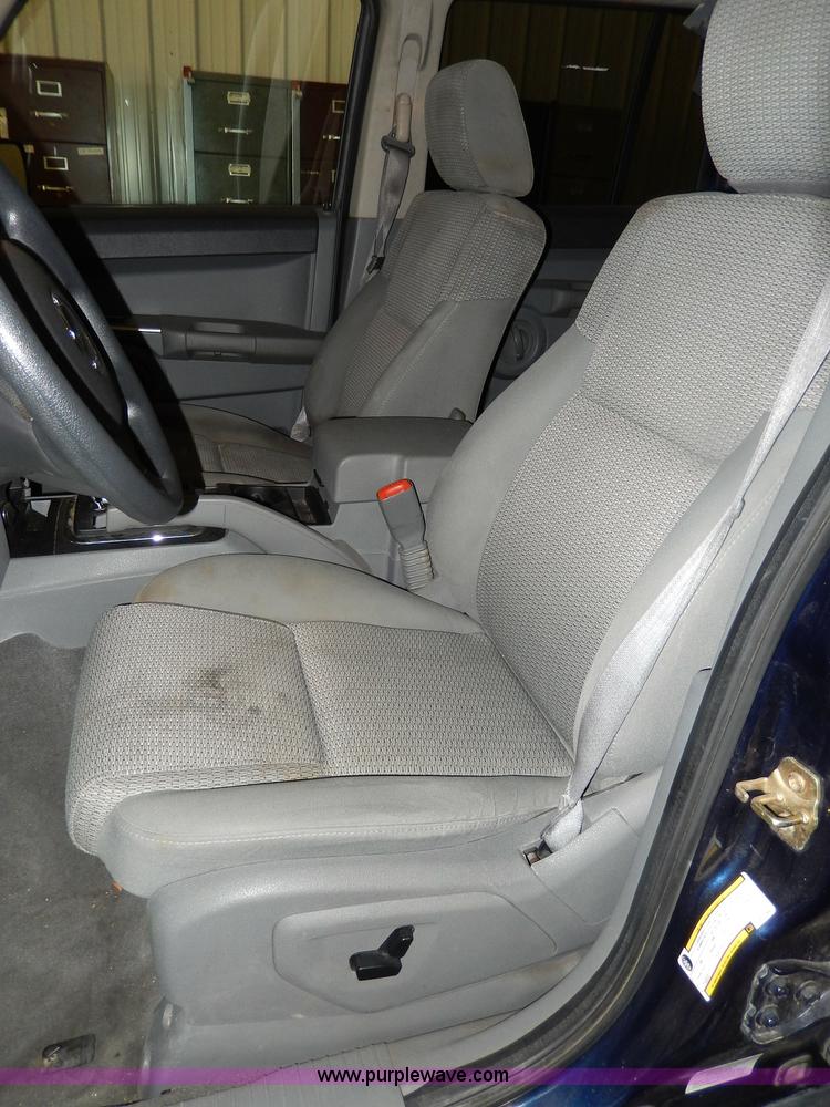 image for item H3008 2006 Jeep Commander SUV<br />Non-repairable title, parts only