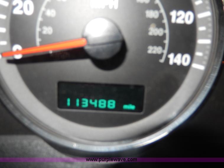 image for item H3008 2006 Jeep Commander SUV<br />Non-repairable title, parts only