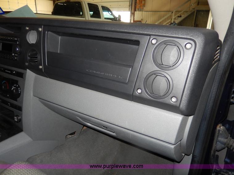 image for item H3008 2006 Jeep Commander SUV<br />Non-repairable title, parts only