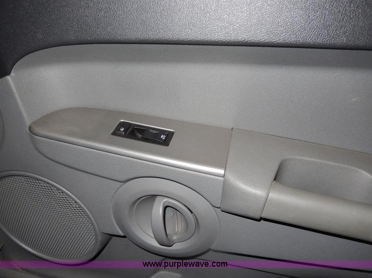 image for item H3008 2006 Jeep Commander SUV<br />Non-repairable title, parts only