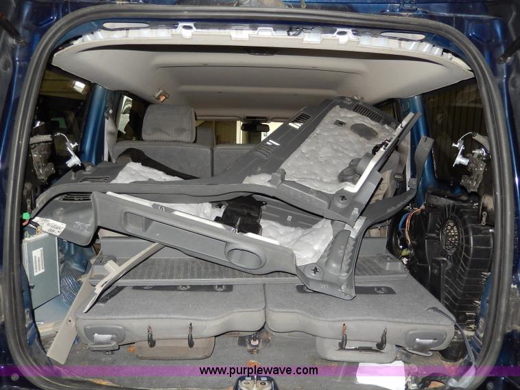 image for item H3008 2006 Jeep Commander SUV<br />Non-repairable title, parts only