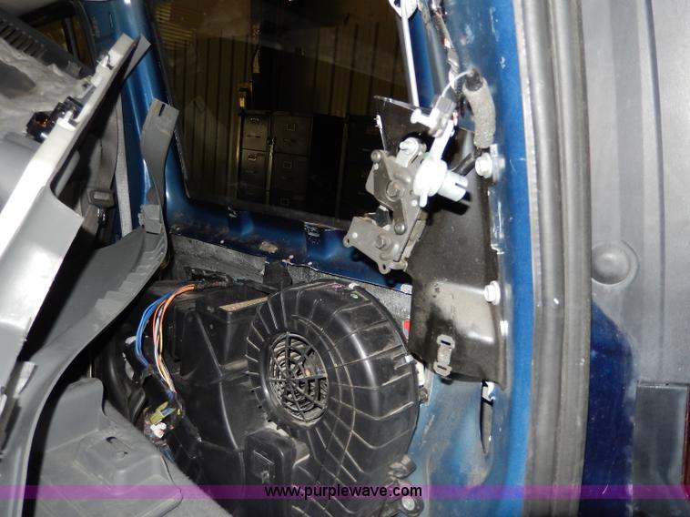 image for item H3008 2006 Jeep Commander SUV<br />Non-repairable title, parts only