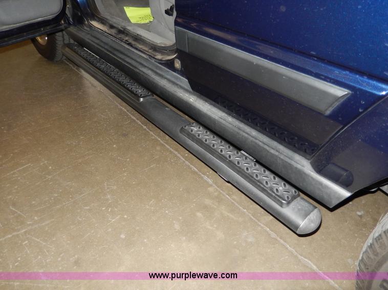 image for item H3008 2006 Jeep Commander SUV<br />Non-repairable title, parts only