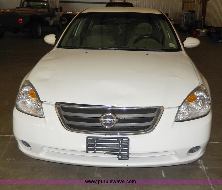 image for item I4475 2003 Nissan Altima <br />Non-repairable title, parts only