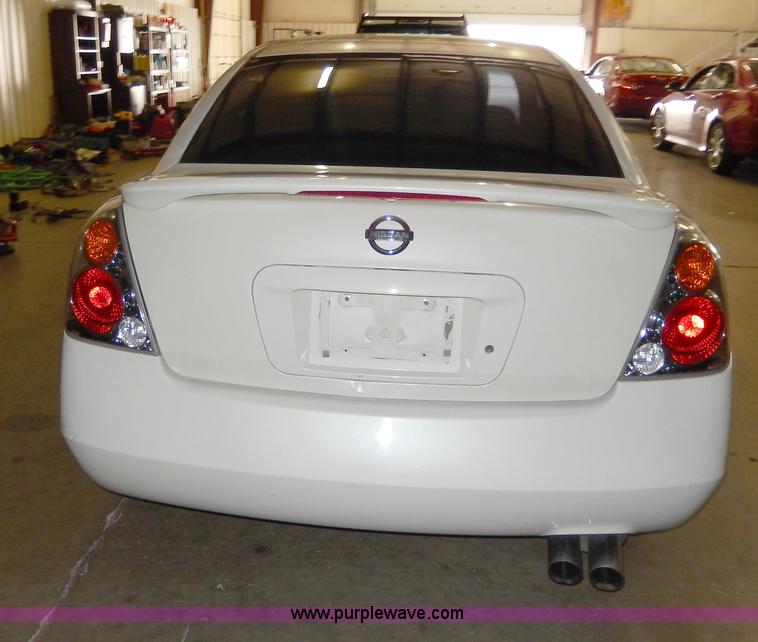image for item I4475 2003 Nissan Altima <br />Non-repairable title, parts only