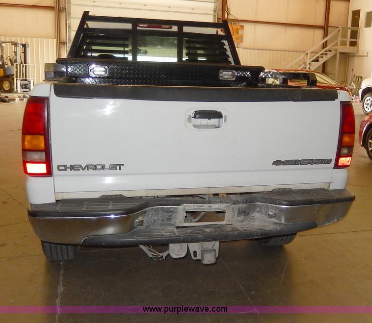 image for item I4476 1999 Chevrolet Silverado 2500 LS Extended Cab pickup truck