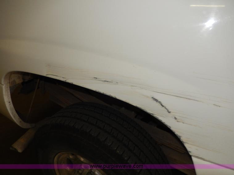 image for item I4476 1999 Chevrolet Silverado 2500 LS Extended Cab pickup truck