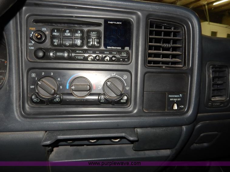 image for item I4476 1999 Chevrolet Silverado 2500 LS Extended Cab pickup truck