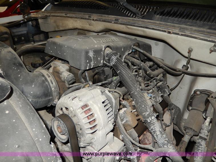 image for item I4476 1999 Chevrolet Silverado 2500 LS Extended Cab pickup truck