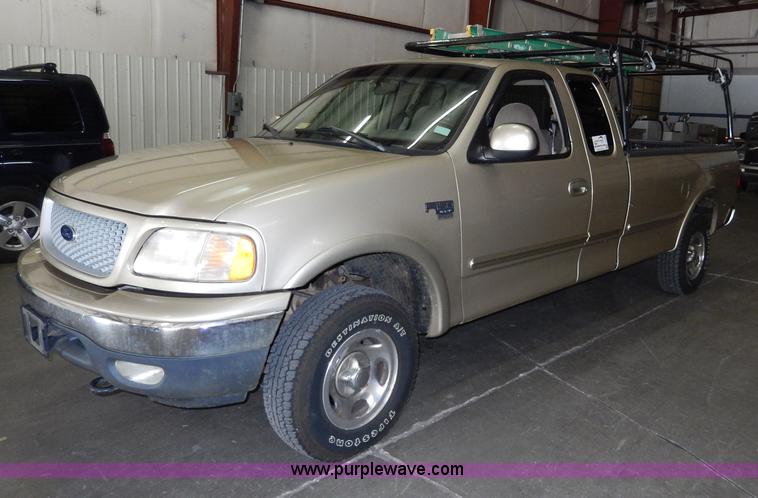 image for item I4479 1999 Ford F150 XLT SuperCab pickup truck