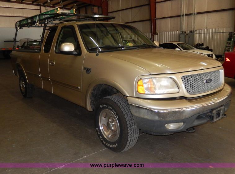 image for item I4479 1999 Ford F150 XLT SuperCab pickup truck