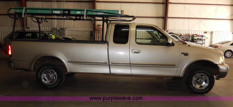 image for item I4479 1999 Ford F150 XLT SuperCab pickup truck