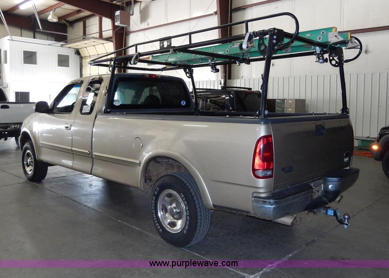 image for item I4479 1999 Ford F150 XLT SuperCab pickup truck