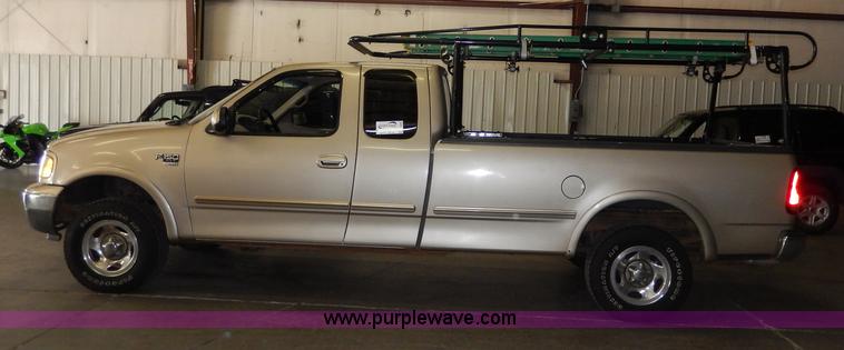 image for item I4479 1999 Ford F150 XLT SuperCab pickup truck