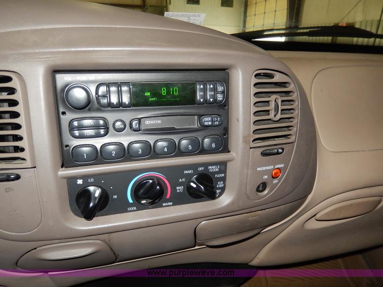 image for item I4479 1999 Ford F150 XLT SuperCab pickup truck