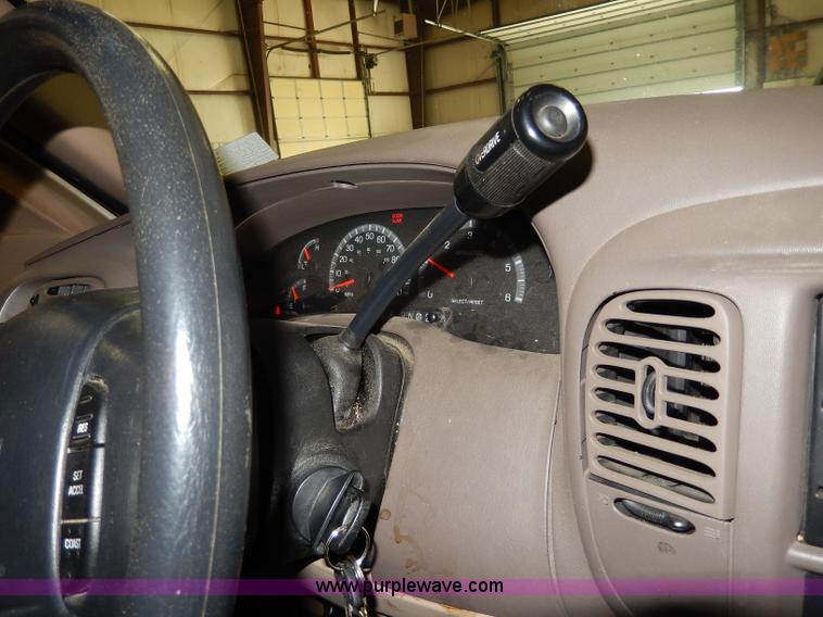 image for item I4479 1999 Ford F150 XLT SuperCab pickup truck