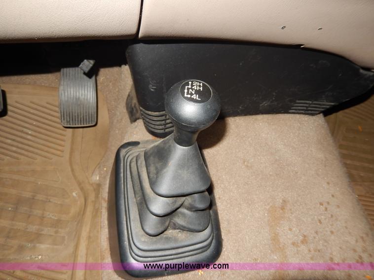 image for item I4479 1999 Ford F150 XLT SuperCab pickup truck