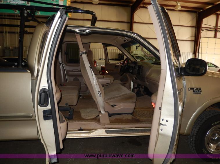 image for item I4479 1999 Ford F150 XLT SuperCab pickup truck