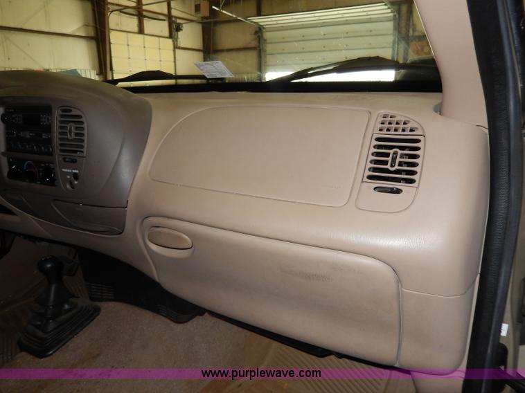 image for item I4479 1999 Ford F150 XLT SuperCab pickup truck