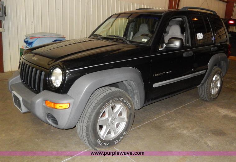 image for item I4480 2002 Jeep Liberty Sport SUV