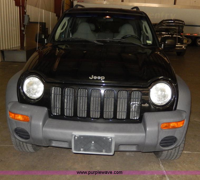 image for item I4480 2002 Jeep Liberty Sport SUV