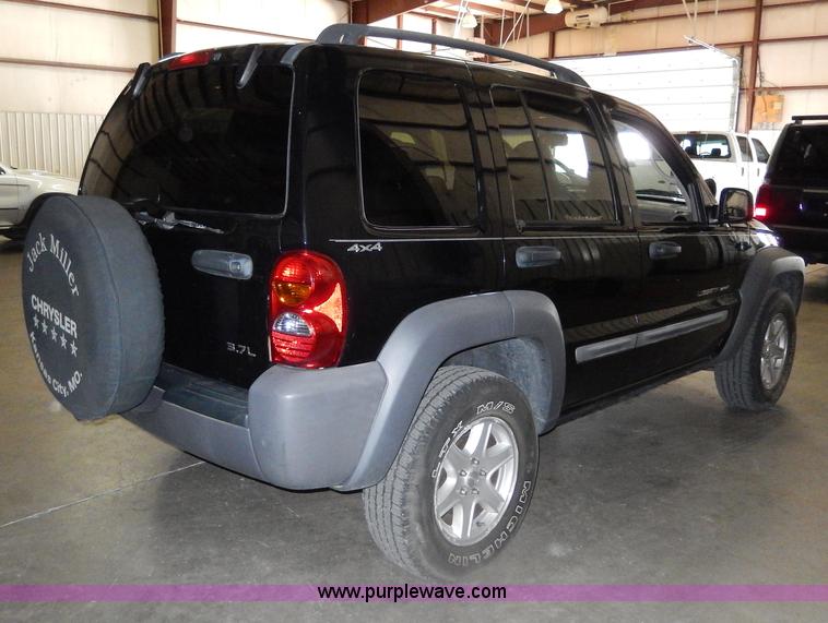 image for item I4480 2002 Jeep Liberty Sport SUV