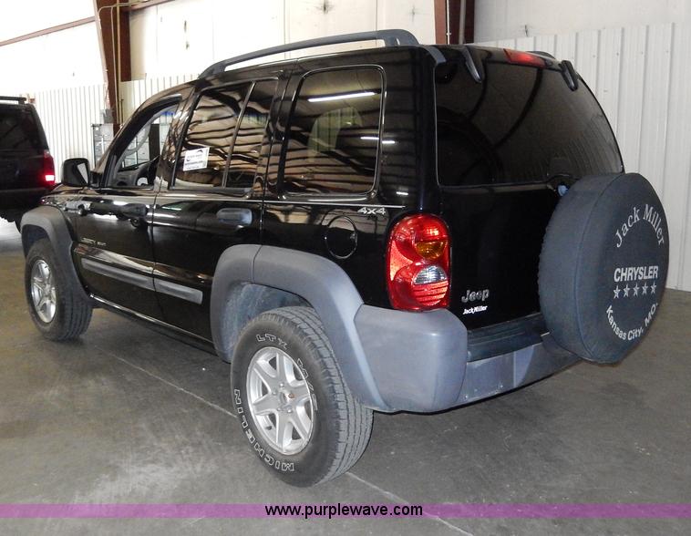 image for item I4480 2002 Jeep Liberty Sport SUV