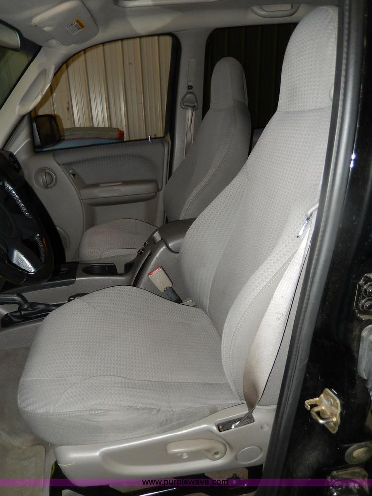 image for item I4480 2002 Jeep Liberty Sport SUV