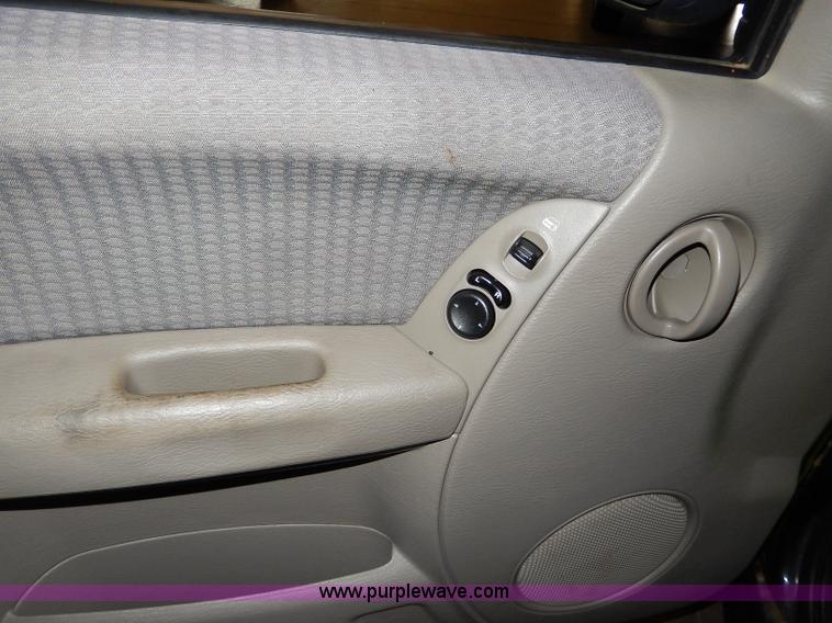 image for item I4480 2002 Jeep Liberty Sport SUV