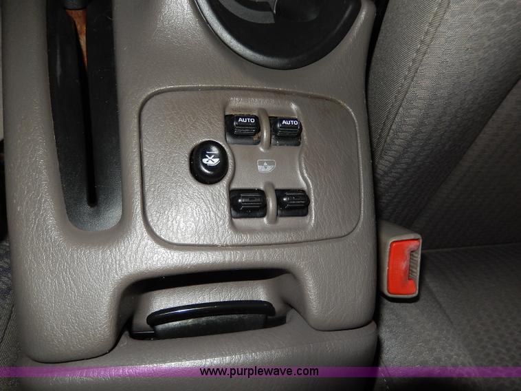 image for item I4480 2002 Jeep Liberty Sport SUV