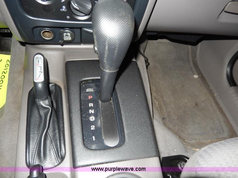 image for item I4480 2002 Jeep Liberty Sport SUV