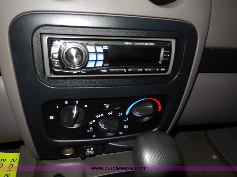 image for item I4480 2002 Jeep Liberty Sport SUV