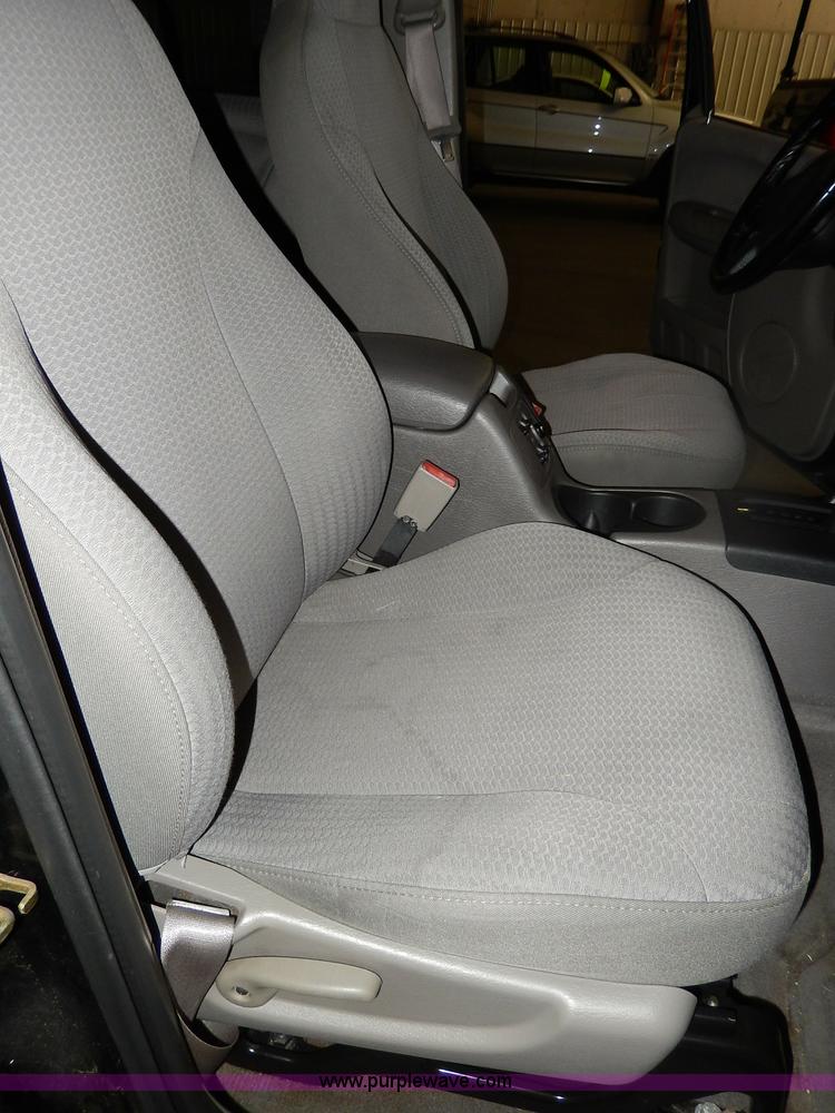 image for item I4480 2002 Jeep Liberty Sport SUV