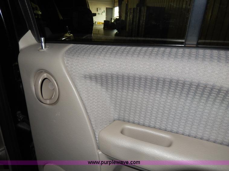 image for item I4480 2002 Jeep Liberty Sport SUV