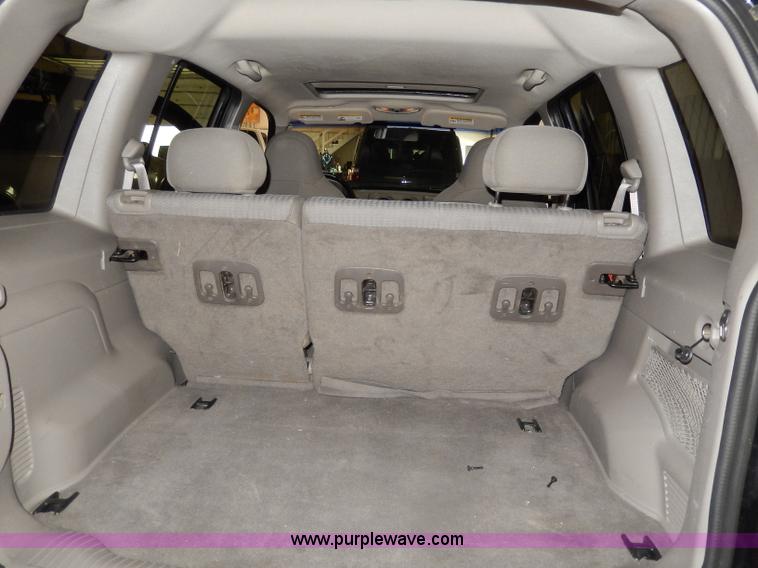 image for item I4480 2002 Jeep Liberty Sport SUV