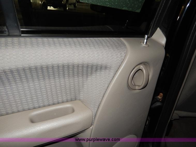 image for item I4480 2002 Jeep Liberty Sport SUV