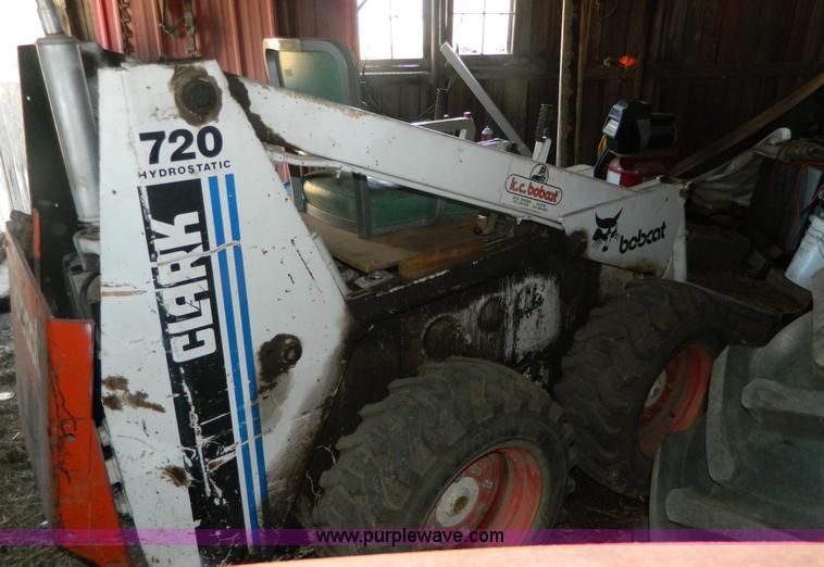 image for item AD9218 1977 Bobcat 720 skid steer