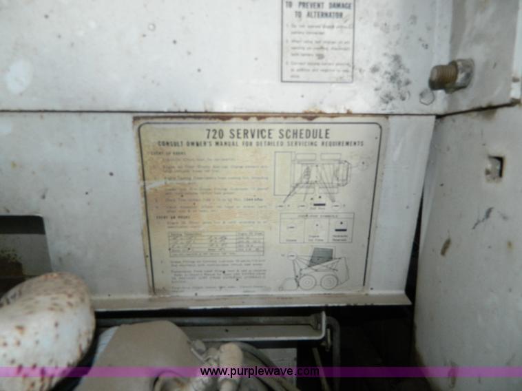 image for item AD9218 1977 Bobcat 720 skid steer