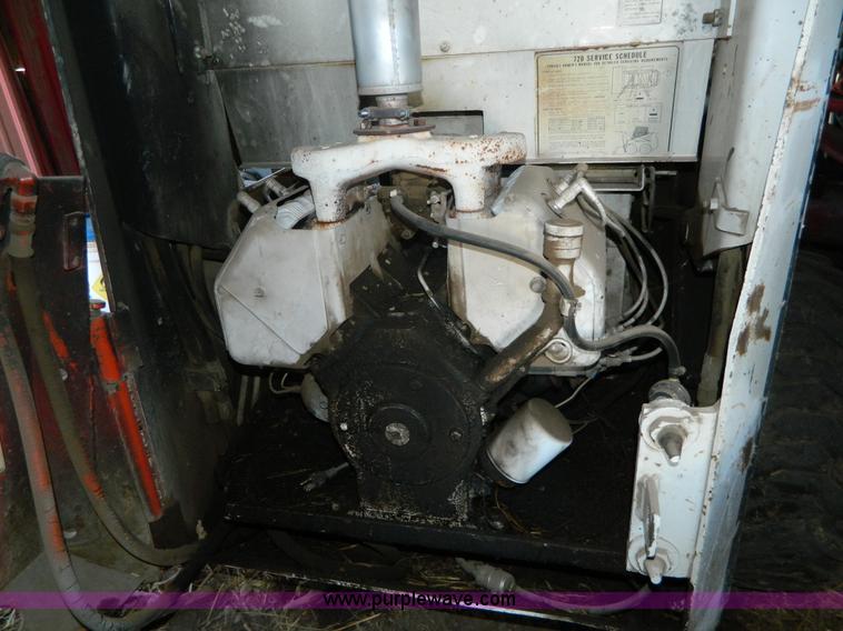 image for item AD9218 1977 Bobcat 720 skid steer