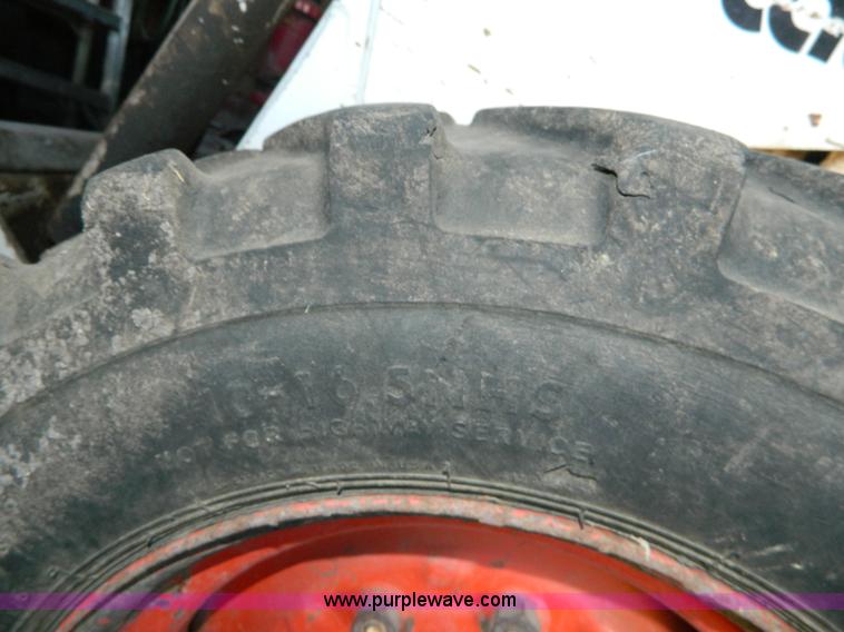 image for item AD9218 1977 Bobcat 720 skid steer