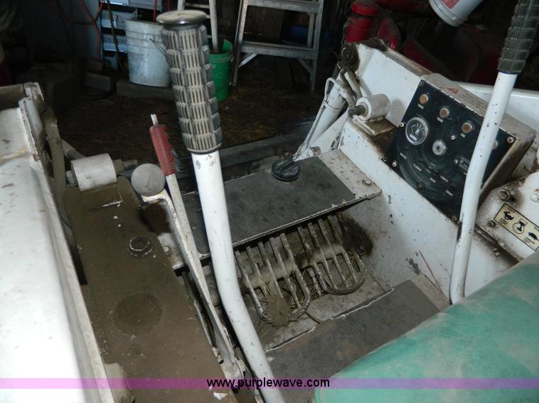 image for item AD9218 1977 Bobcat 720 skid steer